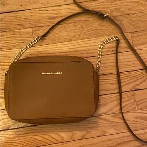 ✨ Michael Kors Crossbody purse